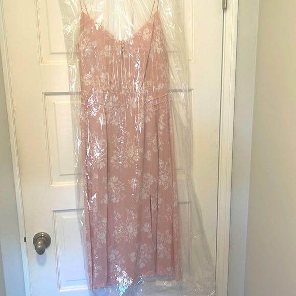 Row ♥️a dress - Picture 5 of 7